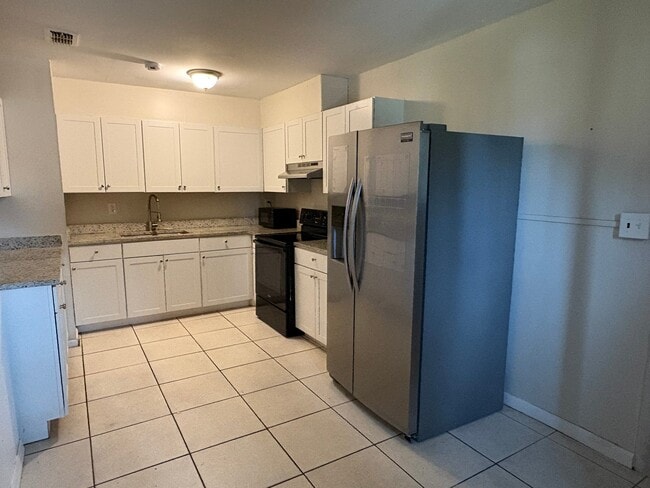 Photo - 4928 Shoshone St