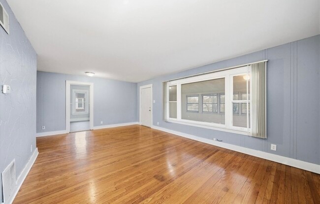 Photo - 18335 Sherman St