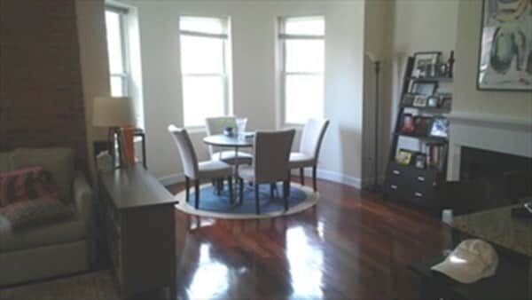 Building Photo - 87 Saint Botolph St Unit 3