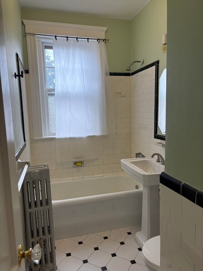 Photo - 52 Babcock St Unit 5