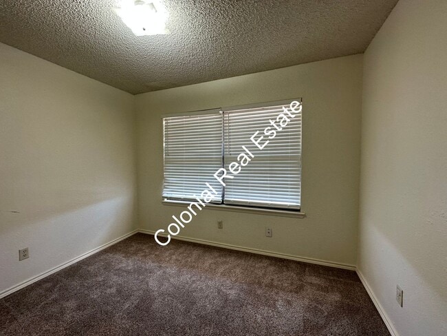 Photo - 714 Laurelwood Dr Unidad C