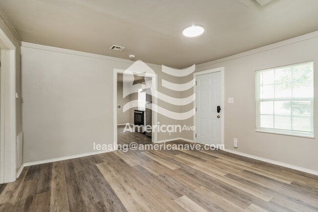 Photo - 910 N Franklin Ave