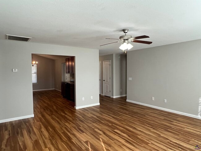 Photo - 204 Edgarton Way