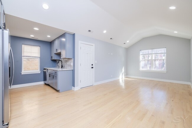 Photo - 6126 S Eberhart Ave