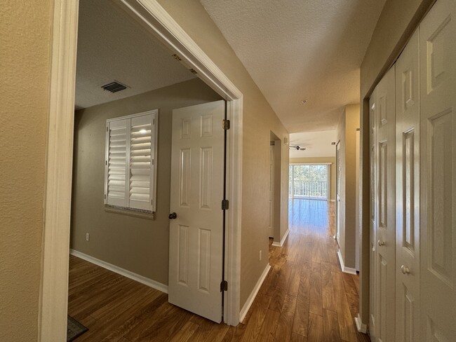 Photo - 202 Silver Lake Dr