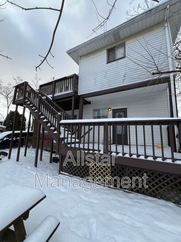 4859 E 97th St Unidad Up