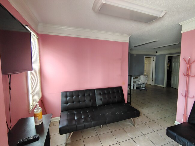 Photo - 5772 Rayben Cir