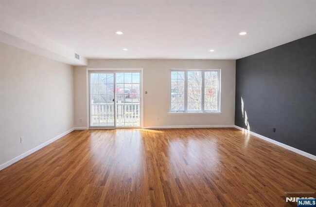 Photo - 231 N 12th St