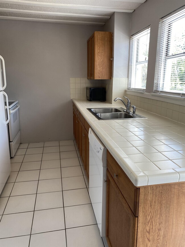 Photo - 147 Riberia St Unit D