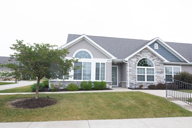 Crown Point Villa home - 10941 Elkhart Pl