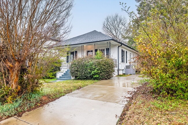 Photo - 306 Sacco St