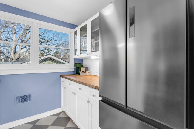 kitchen - 1050 Tilden St NW Unit A
