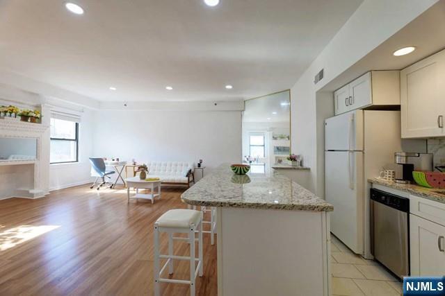 Photo - 22 Engle St Unit R17