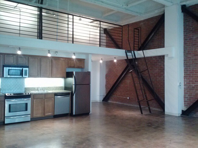 Photo - 409 W Olympic Blvd Apartments