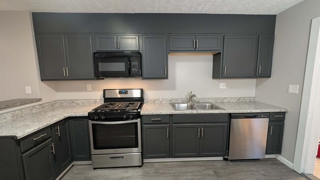 Photo - 4860 Forest Rd