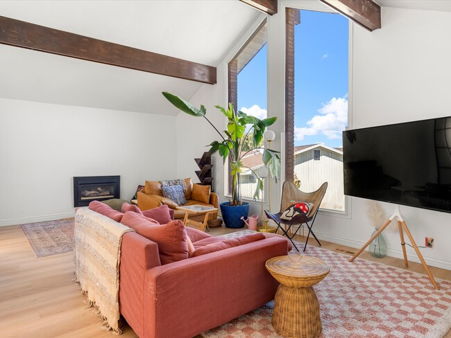 412 E Canyon Estates Cir