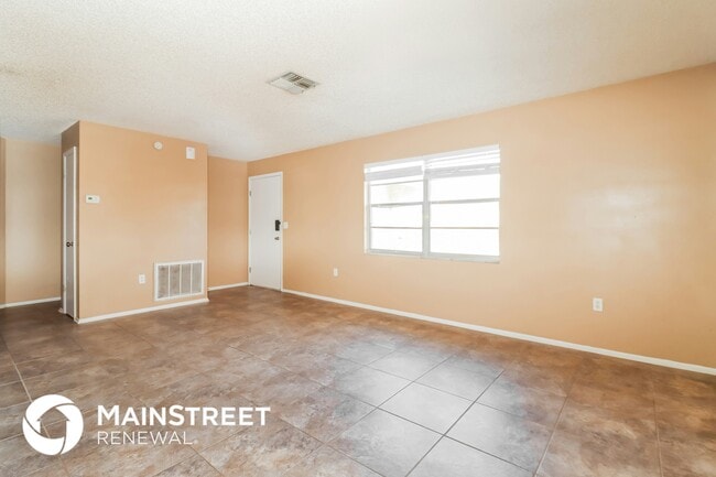 Photo - 11082 Lightwood St