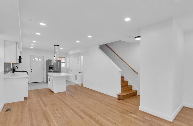 Photo - 518 Oglethorpe St NE