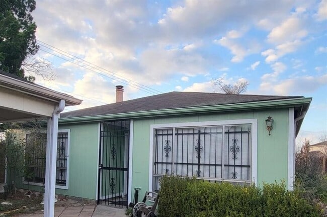 Photo - 13146 Newbrook Dr House