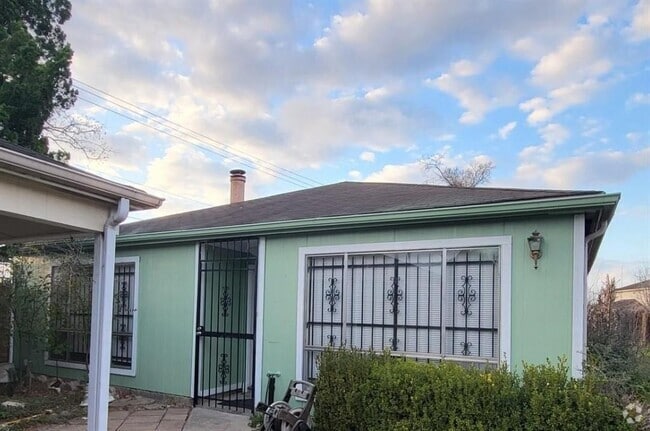 Building Photo - 13146 Newbrook Dr Rental