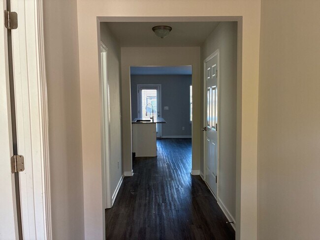 Photo - Lovely 3 bedroom 2 bath in Brookdale at Lo...