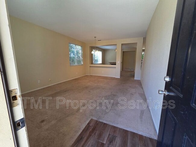 Photo - 1717 Providence Way