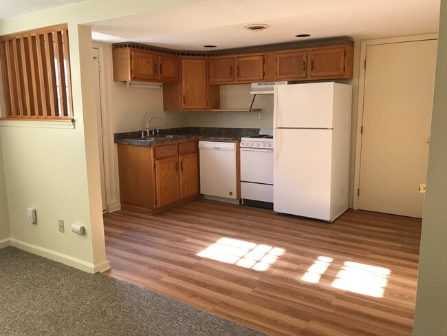 Photo - 227 E Allen St