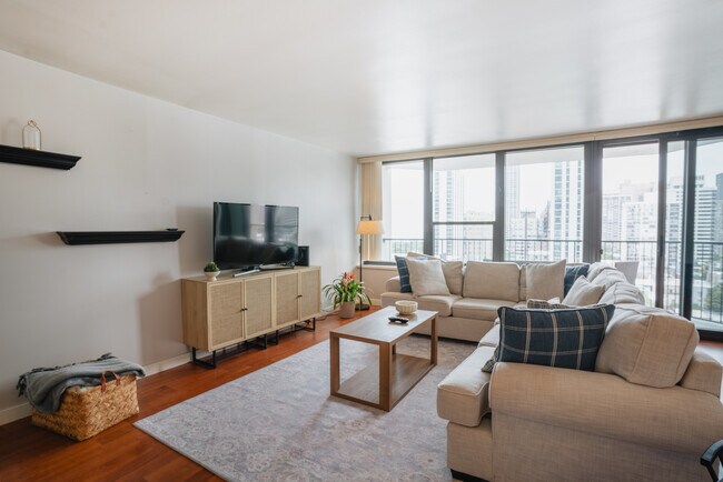 Photo - 1560 N Sandburg Terrace