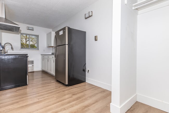 Photo - George Apartments