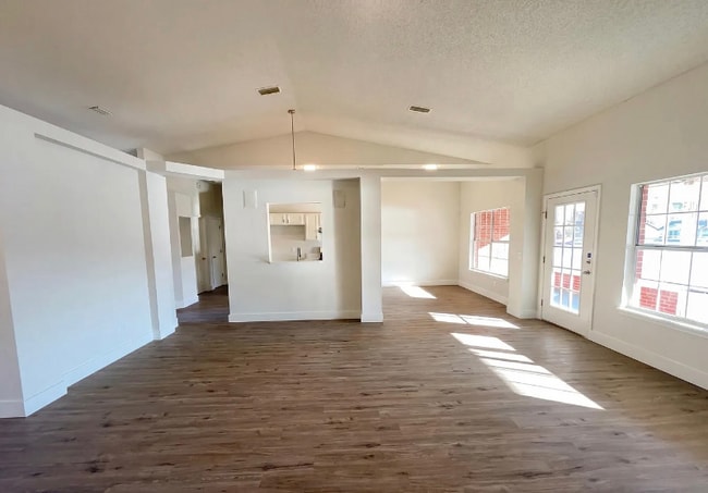 Photo - 976 Tammy Cove Ln