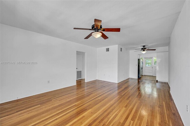 Photo - 800 W 42 St Unidad 1B
