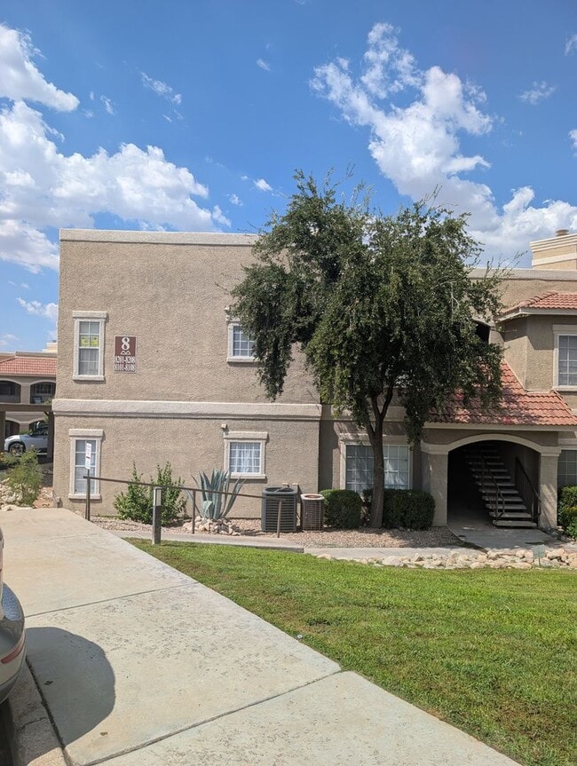 Building Photo - Boulders at La Reserve Condominiums in Oro... Unit 8107
