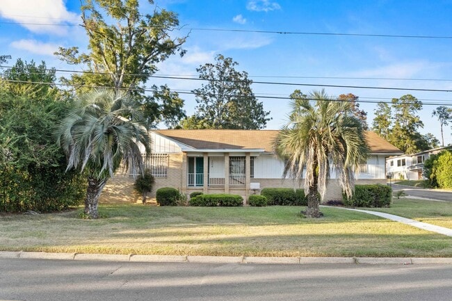 Building Photo - 204 Ruby Hubbard Way