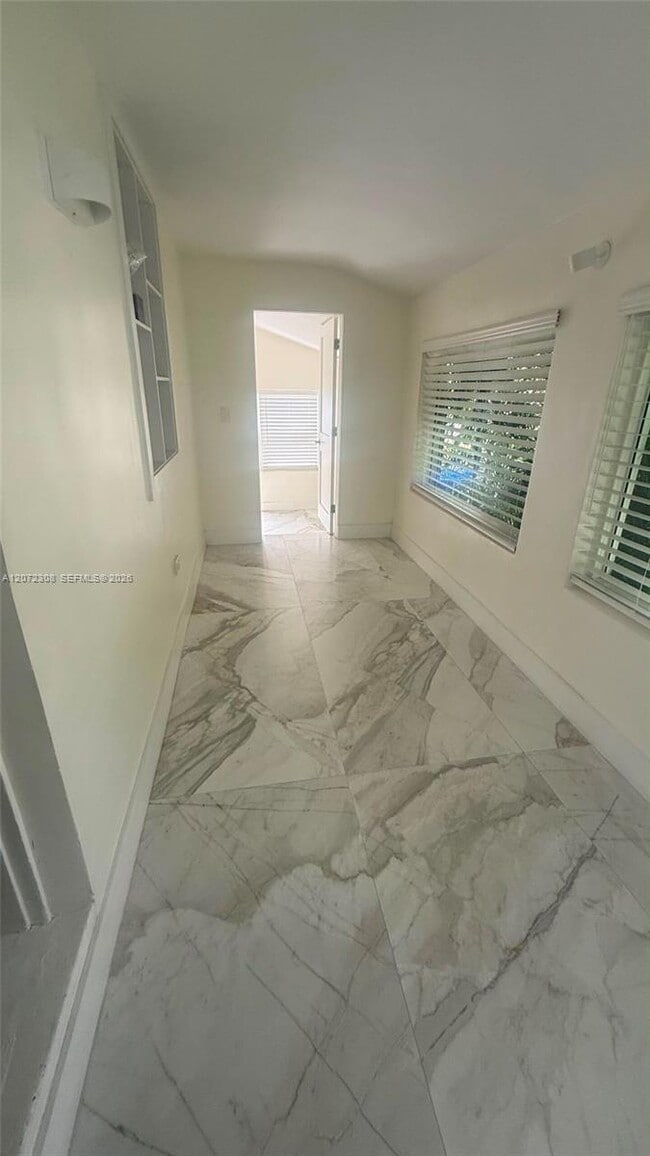 Photo - 52 NE 51st St