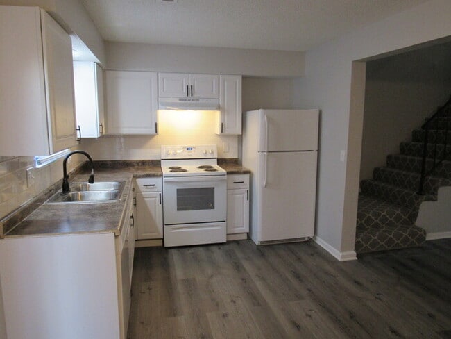 Photo - Cozy 2 bedrooms and 1.5 baths townhome located in Lee's Summit