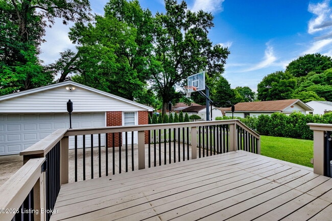 Photo - 519 Leyton Ave