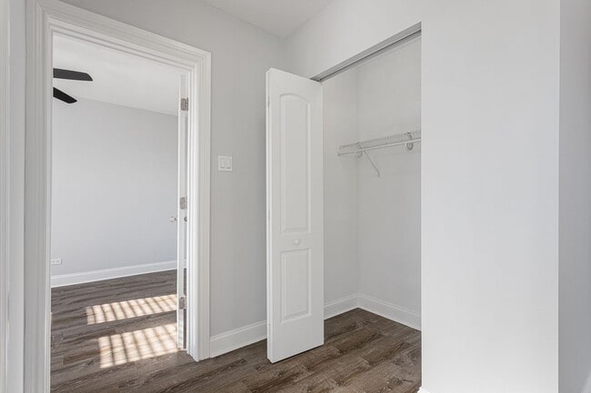 Photo - 1517 W Sherwin Ave Unit 203