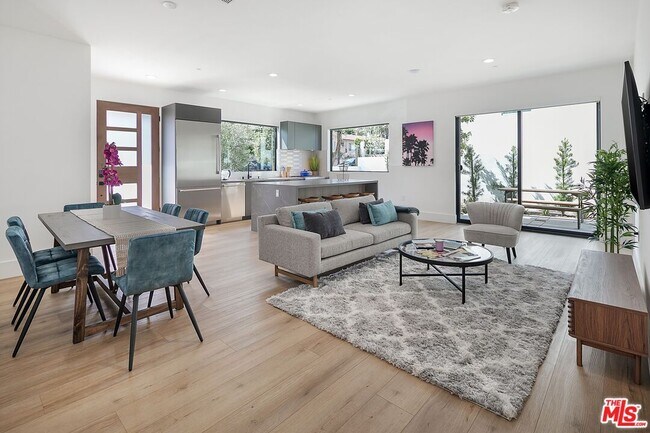 Photo - 1236 N Spaulding Ave Unidad 3