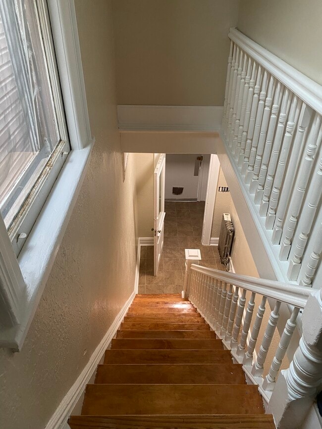 Entrance - 7418 88th Ave