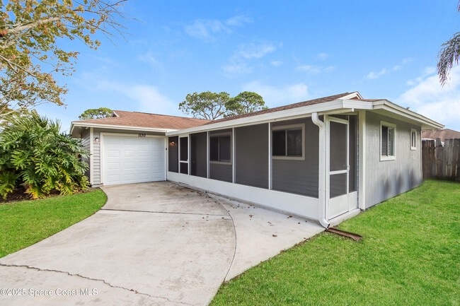 Photo - 1130 Emerald Rd SE