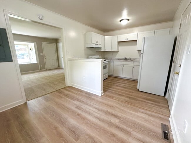 Photo - 4210 Welling Ave