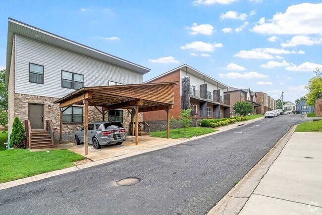 Building Photo - Large 3 Bedroom 3 1/2 Bath Condo For Rent ...