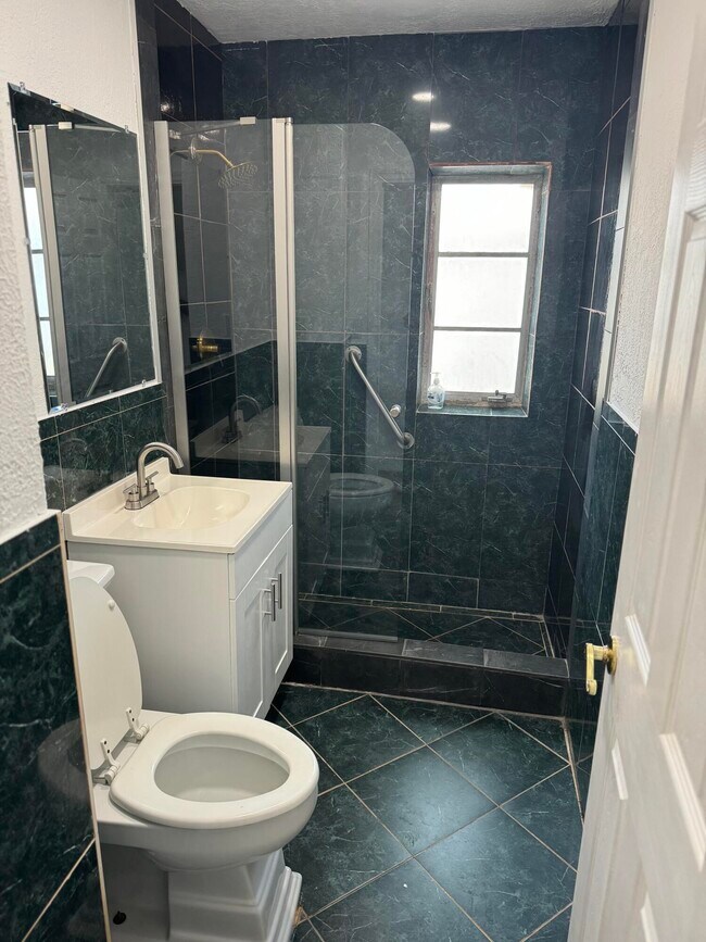 Photo - 330 Cypress Dr