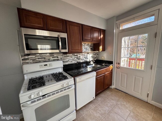 Building Photo - 3710 3rd St S