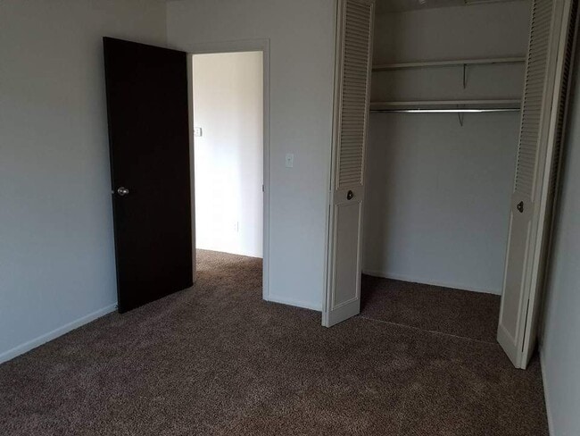 Lincoln Square Apartments