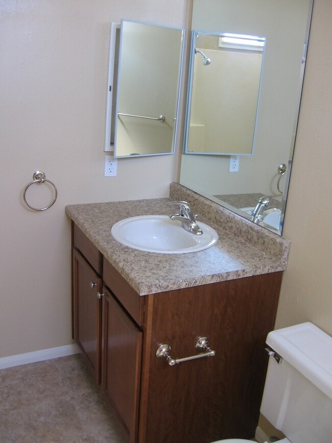 Photo - $500 MOVE IN SPECIAL! Large 2 Bedroom, 2 Bath Condo - Walk to Mission Bay!