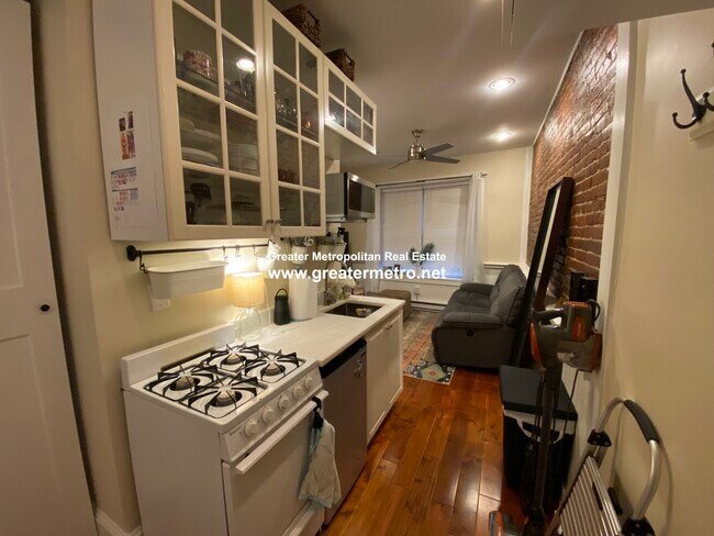 Building Photo - 11 Unit 1 Rental