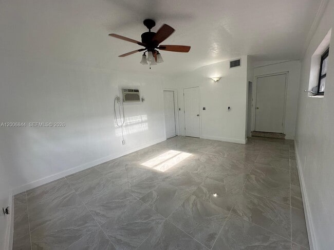 Photo - 9001 SW 197th St Unidad 0