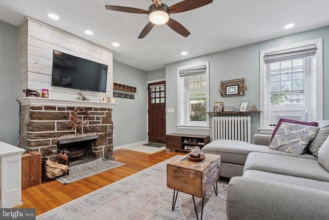 Photo - 7125 Cresheim Rd