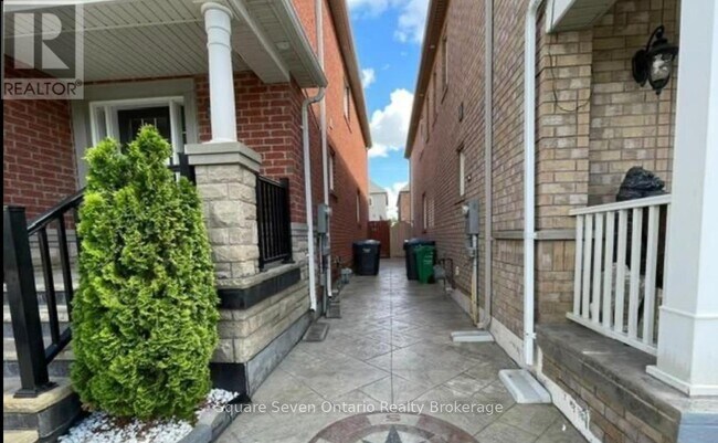 Photo - 16 Napoleon Cres